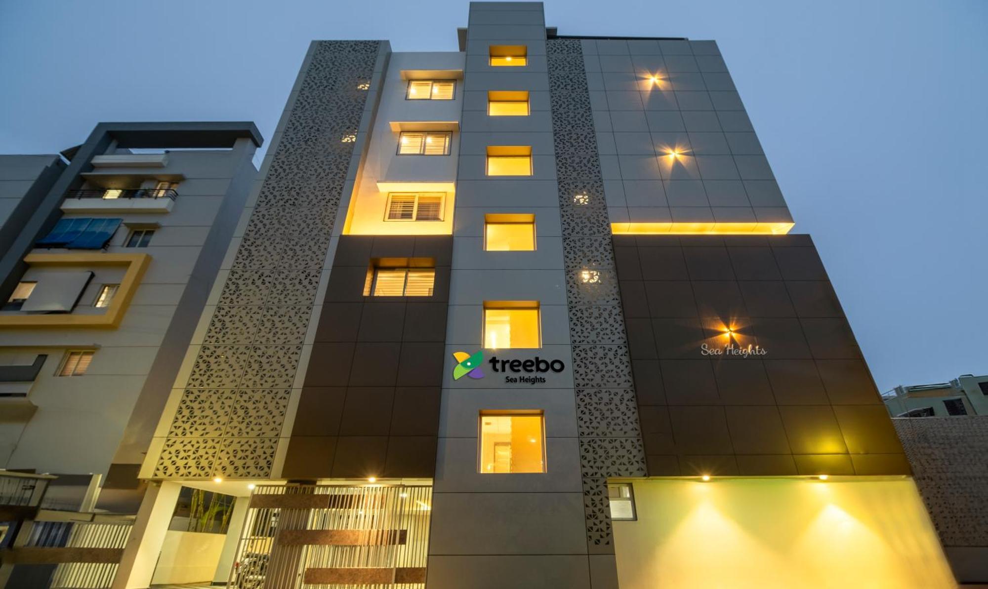 Treebo Sea Heights Hotel Kākināda Екстериор снимка